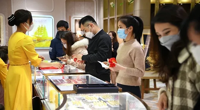 Central bank urges caution in gold trading