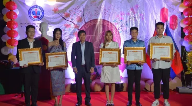 Vietnamese students in Cambodia celebrate traditional New Year