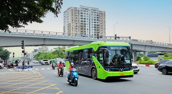 Hanoi to pilot electric buses on nine routes
