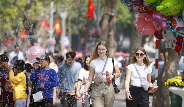 Hanoi serves 653,000 visitors during Tet