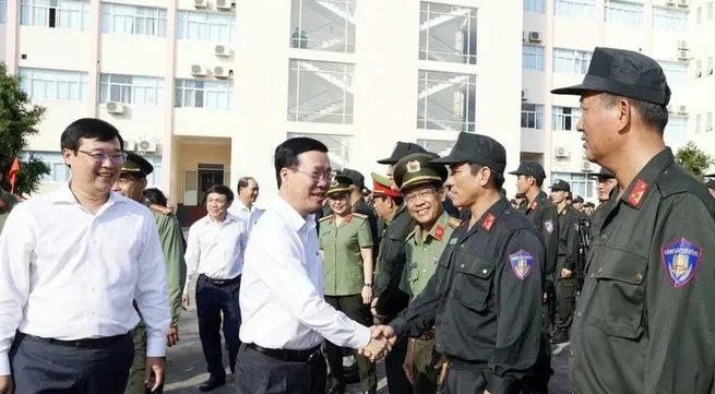 State leader extends Tet greetings to people, forces in Dong Thap