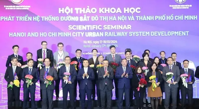 Hanoi, Ho Chi Minh City discuss measures to develop urban railways