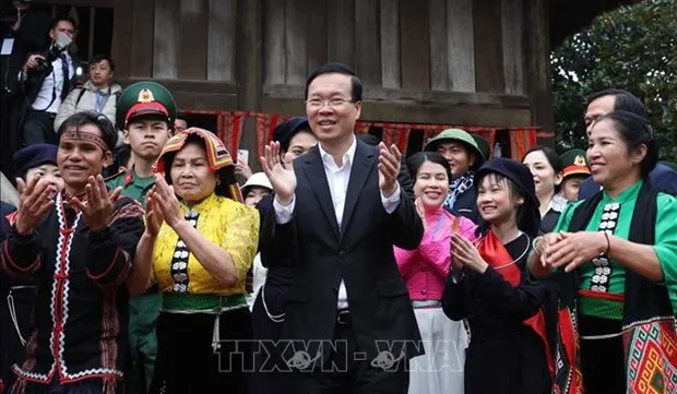 President attends ethnic spring festival in Hanoi’s suburban town