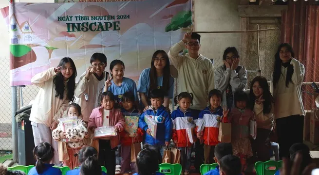High school students join volunteer day to support disadvantaged children in mountainous region