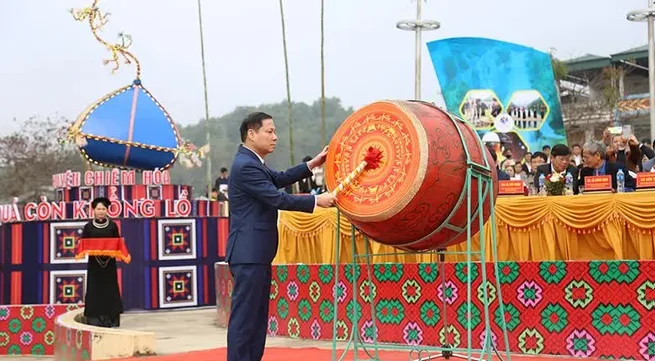 Tens of thousands of people flock to Long Tong Festival in Tuyen Quang