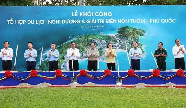 PM attends ground-breaking ceremony for Hon Thom marine entertainment complex