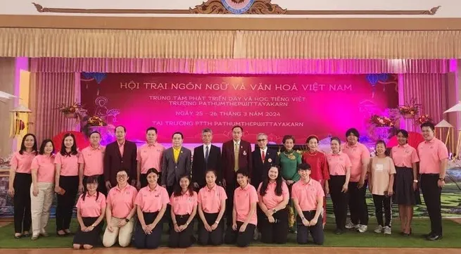 Vietnamese language and culture summer camp held in Thailand