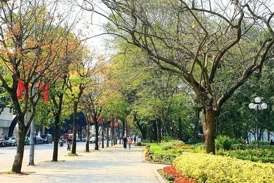 Hanoi works to encourage summer travellers stay longer