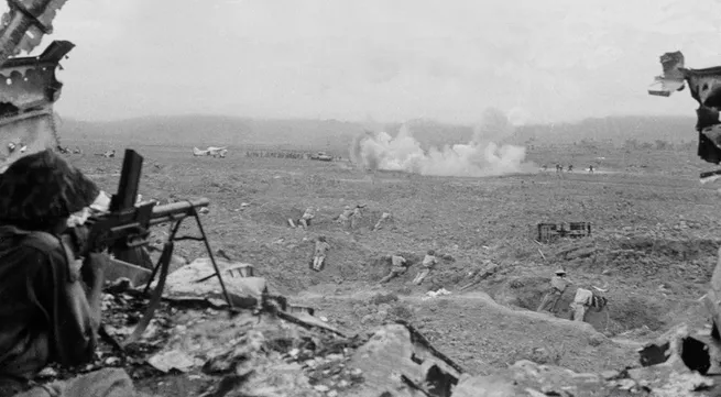 Trenches of 312th and 308th Divisions connected, cutting Muong Thanh Airfield in half