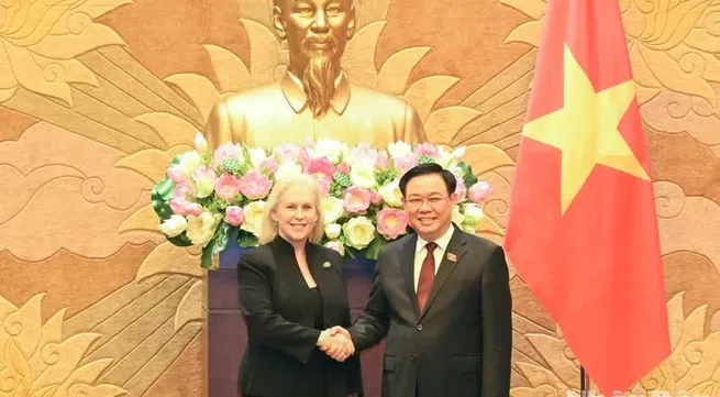 Top legislator receives US Senator Kirsten Gillibrand