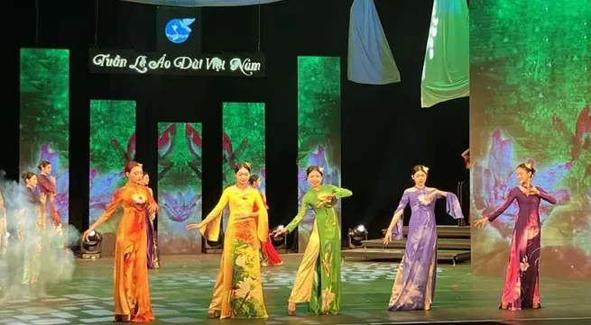 ‘Vietnam Ao Dai Week’ launches to mark International Women’s Day