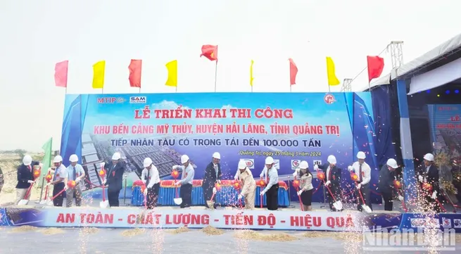 Quang Tri launches construction of My Thuy Port