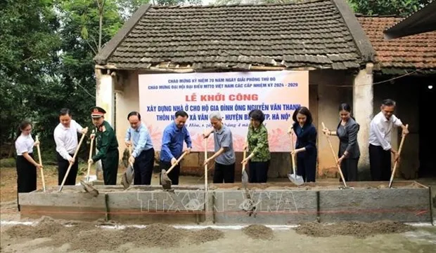 Hanoi builds, repairs houses for poor families