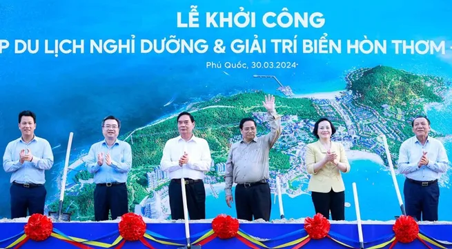 PM attends ground-breaking ceremony for Hon Thom marine entertainment complex