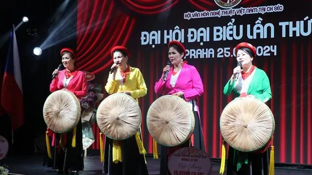 Vietnam cultural, art association in Czech Republic holds 4th congress