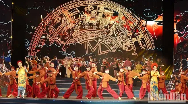 Ho Chi Minh City holds art programme marking Reunification Day