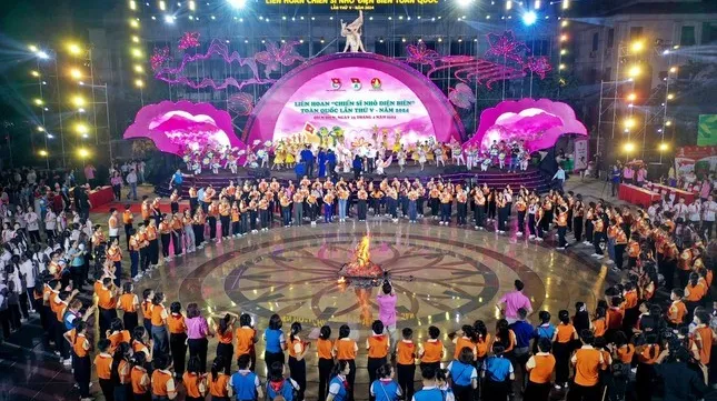 Dien Bien: Vietnamese record established with 500 children joining together for mass ‘Xoe’ dance