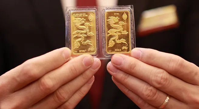 Gold price on July 13: World gold hits a 2-month peak, experts predict it will continue to increase