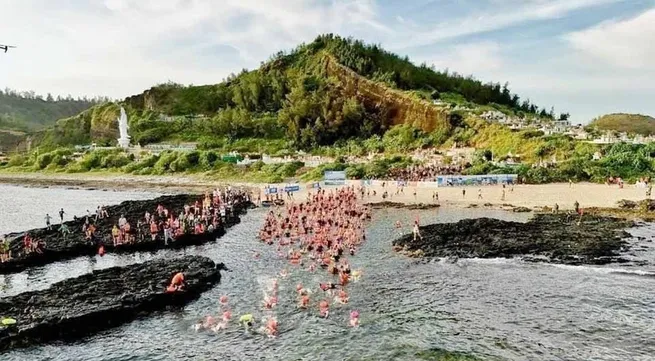 Over 600 athletes compete in Ly Son Cross Island swimming competition