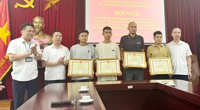 Men praised for saving neighbours in deadly Hanoi fire