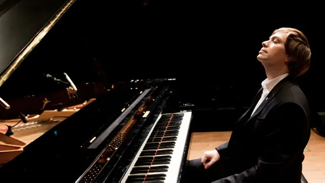 Award-winning composer and pianist debuts in Vietnam