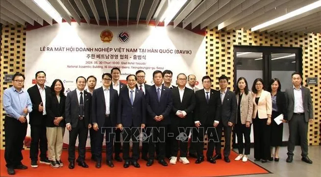 Foreign Minister attends launch of Vietnamese Business Association in RoK