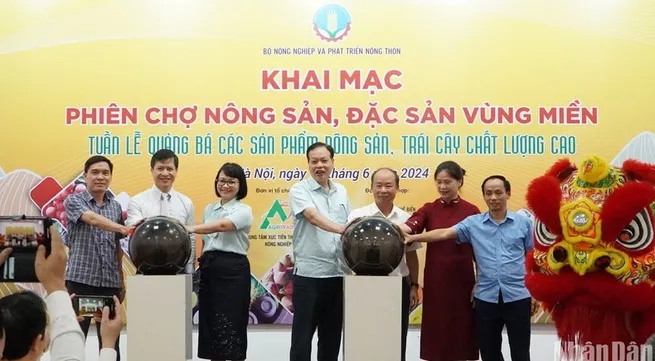 Hanoi trade fair showcases agricultural products, fruits, regional specialties