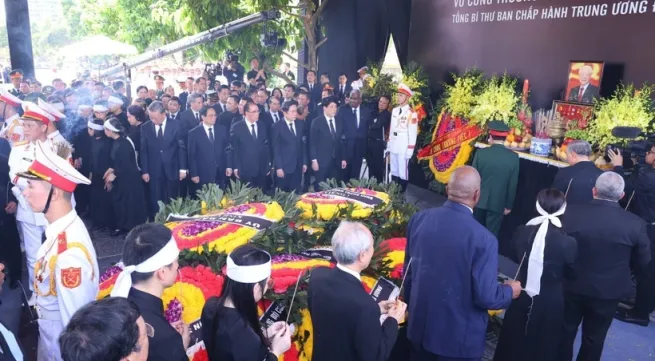 Party General Secretary laid to rest at Hanoi’s Mai Dich Cemetery