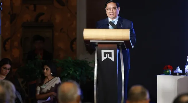 PM urges Vietnam, India to raise two-way trade to 20 billion USD