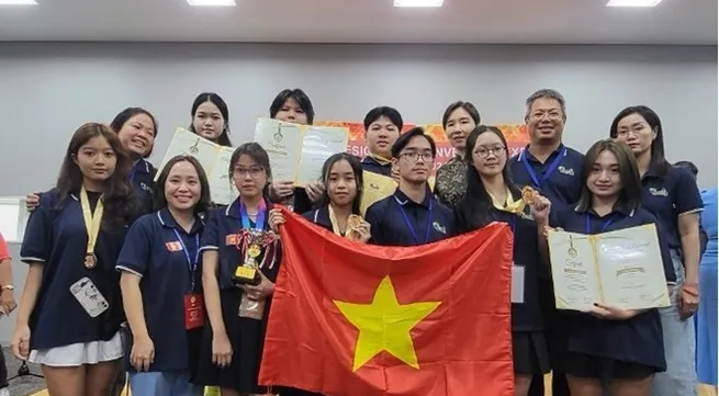 Hanoi students win high prizes at Japan expo