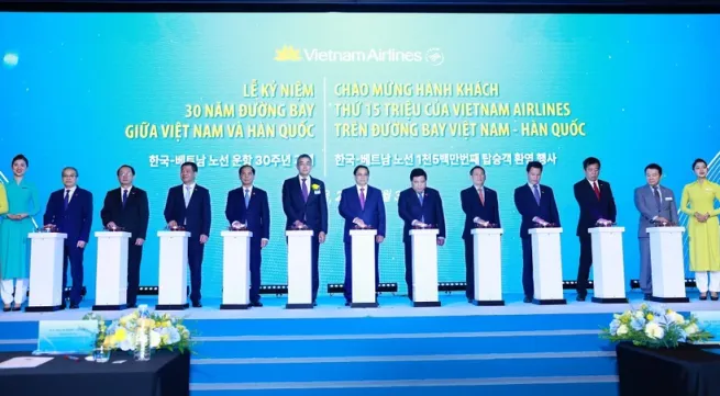 PM attends ceremony marking 30 years of Vietnam Airlines’ direct route to RoK