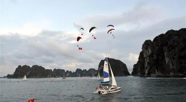 Quang Ninh holds first sailing, parasailing, jet ski festival in Ha Long Bay