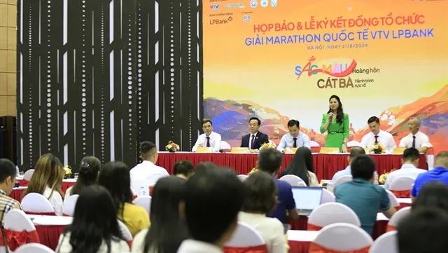 Runners to discover beautiful Cat Ba at VTV LPBank Marathon 2024