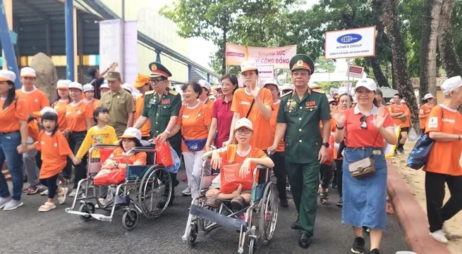 Over 5,000 join charity walk to support Agent Orange/dioxin victims