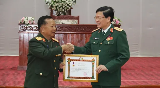 Laos awards State-level orders to Vietnam Military Medical University