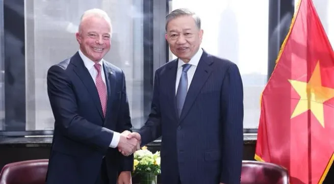 Top Vietnamese leader receives President of Boeing Global in New York