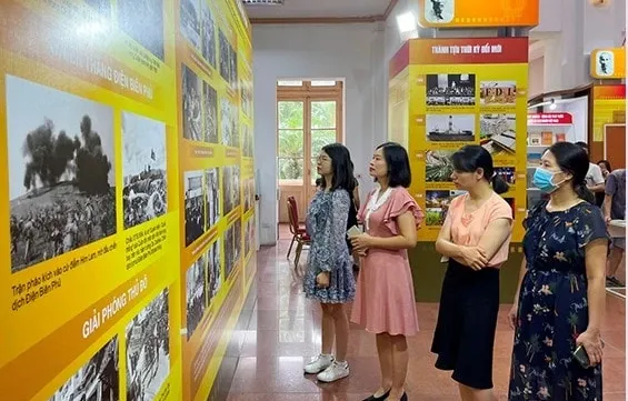 Book exhibition to mark 70th anniversary of Hanoi’s Liberation Day