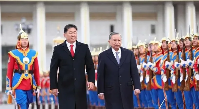 Welcome ceremony held for Vietnamese top leader in Ulaanbaatar