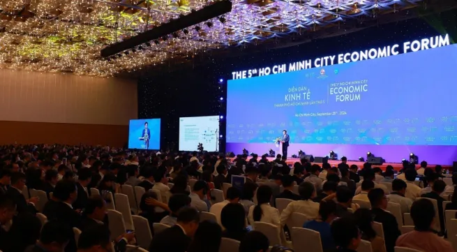 HCM City economic forum focuses on industrial transformation