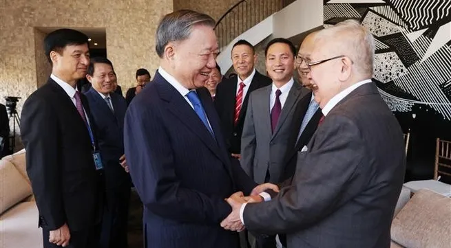 Top leader meets Vietnamese intellectuals in US