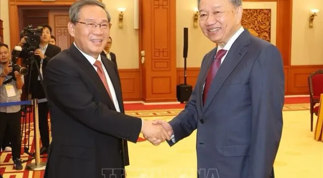 Top leader welcomes Chinese Premier in Hanoi