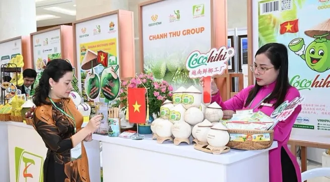 Vietnam’s distinctive agricultural exports to China exhibited in Hanoi
