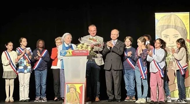 France's Villejuif city honours Tran To Nga with honorary citizen title