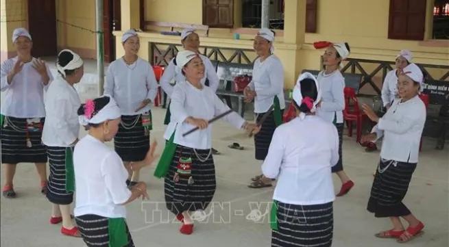 Tho ethnic group drums to preserve gong culture