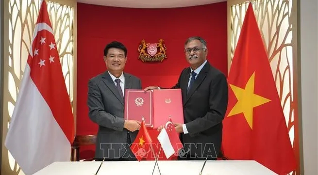 Vietnam, Singapore sign treaty on mutual legal assistance in criminal matters