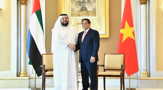 PM asks for UAE's support in building financial centres