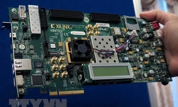 Vietnam cements ties with partners to engage in global semiconductor, AI industries