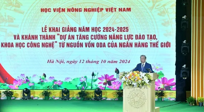 Top leader attends opening of new academic year at Vietnam National University of Agriculture