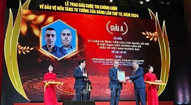 Sole foreign recipient of Party-building award promotes Vietnam's socialism in Italy