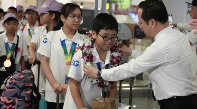 All Vietnamese students medalists at Int'l Mathematics and Science Olympiad